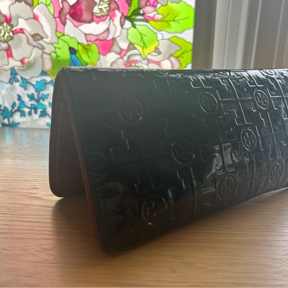 Tory Burch wallet gently used - Picture 3 of 3